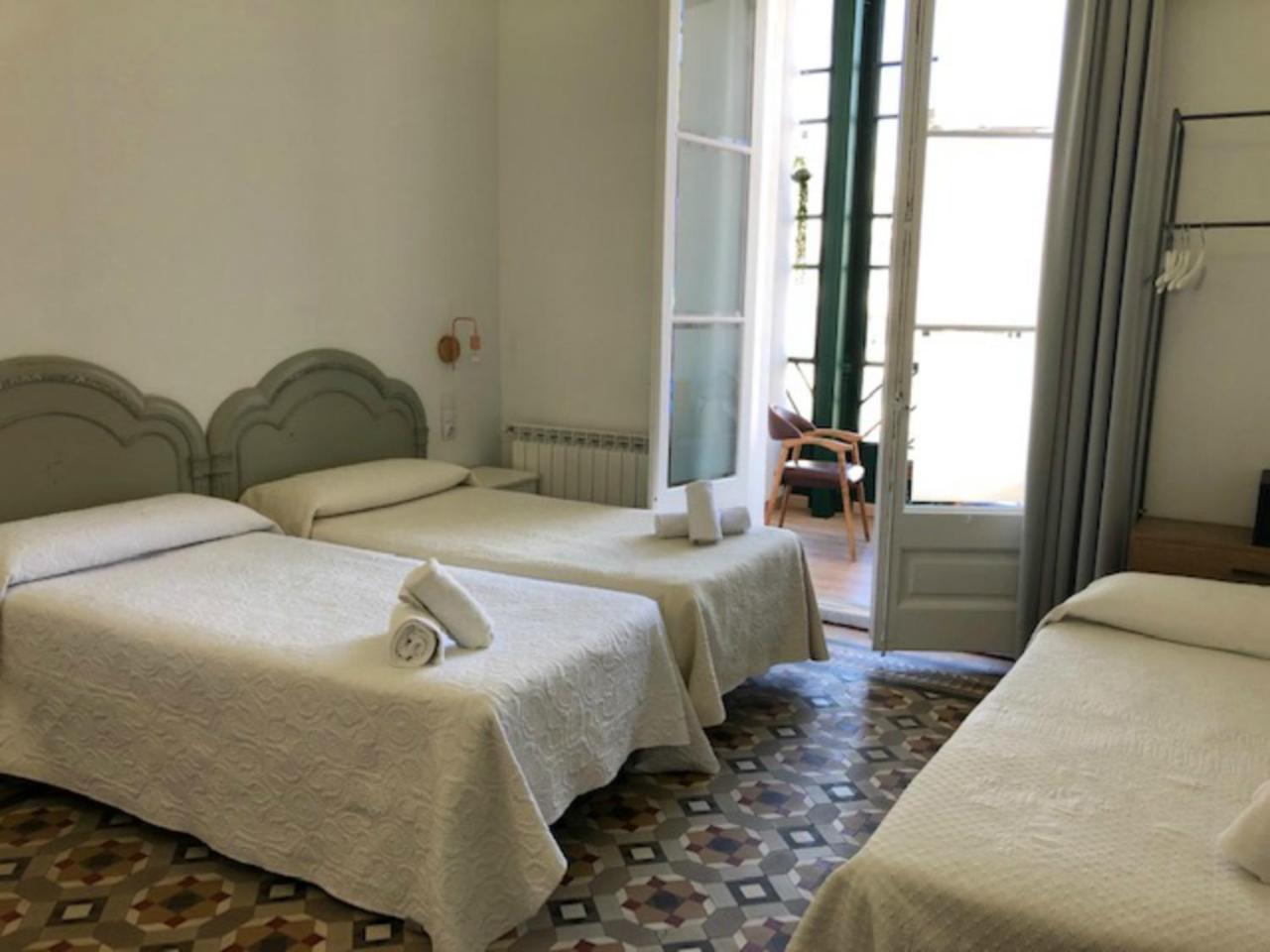 Hostal Girona Barselona Dış mekan fotoğraf